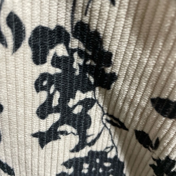 SHEIN Black and Cream Floral jumper Dress - Picture 6 of 6